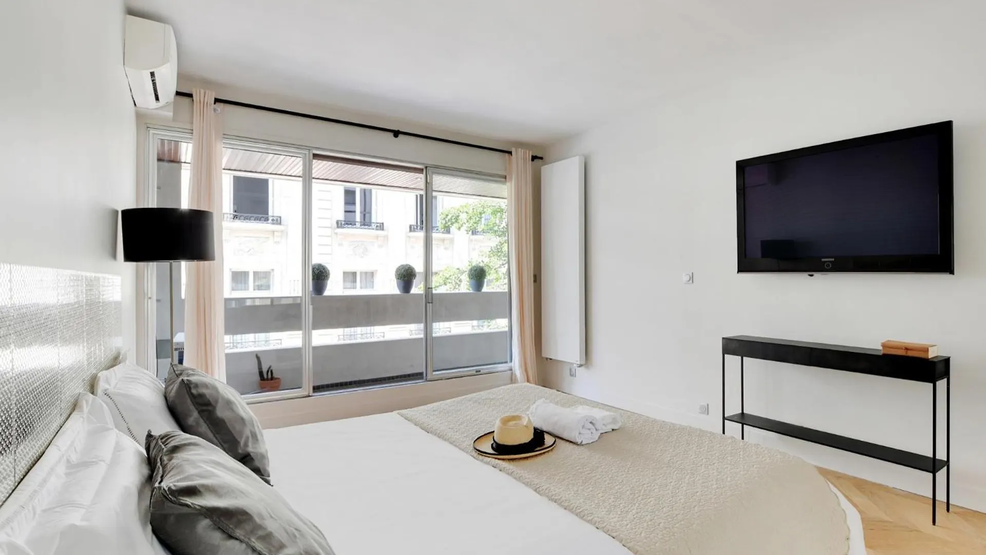 Magnifique Appartement 140 M2 Avec Terrasse - Bail Mobilite Paris Apartment